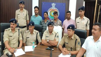 Breaking: दुर्ग पुलिस ने अंतरराज्यीय गांजा तस्कर गिरोह का किया भंडाफोड़, 4 आरोपी गिरफ्तार, मालवाहक में चेंबर बनाकर करते थे मादक पदार्थ की तस्करी