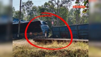 Good train derail in bilaspur: बिलासपुर में मालगाड़ी के 11 डिब्बे पटरी से उतरे, एक दर्जन ट्रेनों का रूट बदला गया, दुर्ग, रायपुर, बिलासपुर की जाने वाली ट्रेनें रद्द