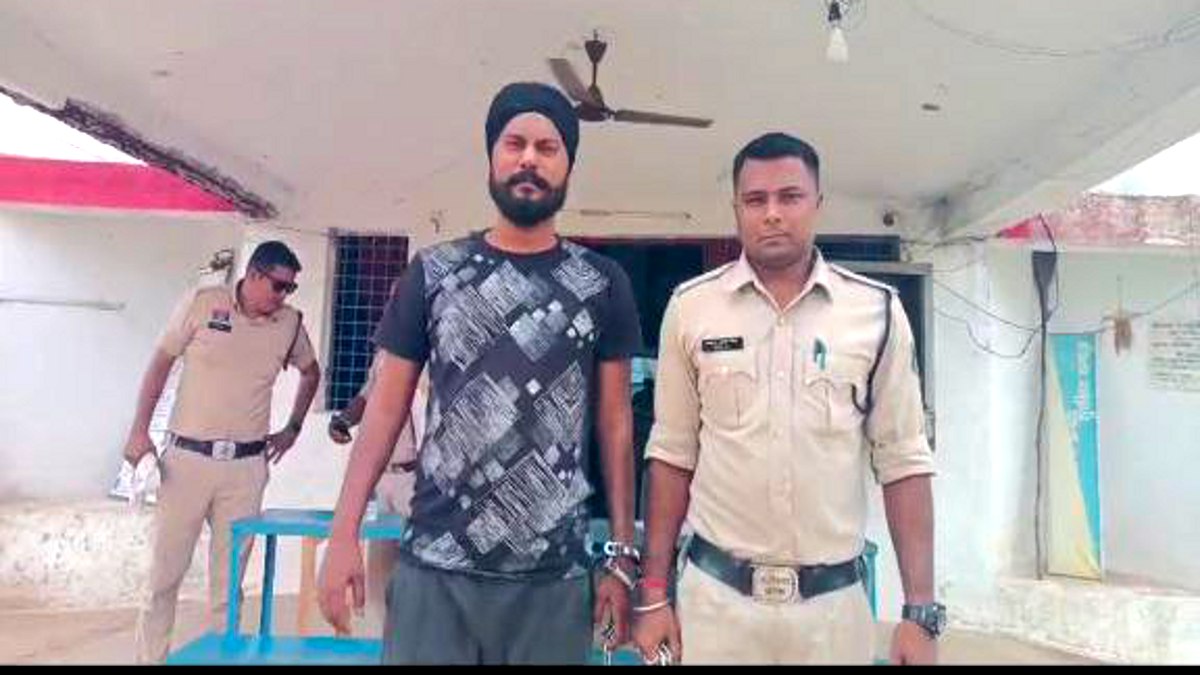 दो साल से फरार भिलाई का शराब तस्कर गिरफ्तार, पुलिस ने जब्त किया था 43 लाख का शराब
