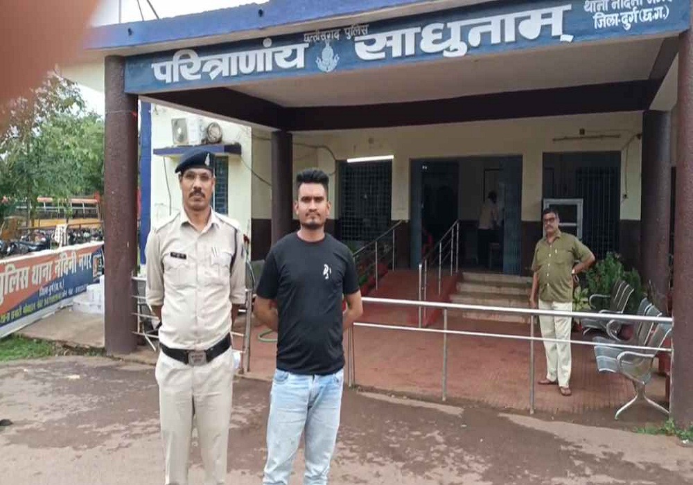 युवक बना सेक्स्टॉर्शन का शिकार, जीजा-साली ने मिलकर की ऐसी हरकतें, जानकर आपके भी उड़ जाएंगे होश…