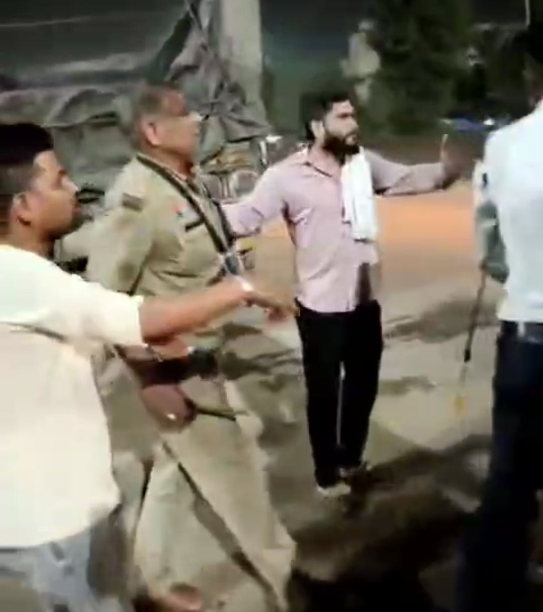 गृहमंत्री विजय शर्मा का काफिला गुजरने से पहले कुम्हारी में ASI पर हमला