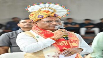 पारंपरिक कच्छ पगड़ी में दिखे CM साय, राजधानी के गरबा समारोह में हुए शामिल, लिया माता का आशीर्वाद