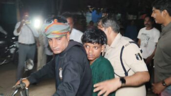 पुलिस ने आरोपी को गिरफ्तार किया