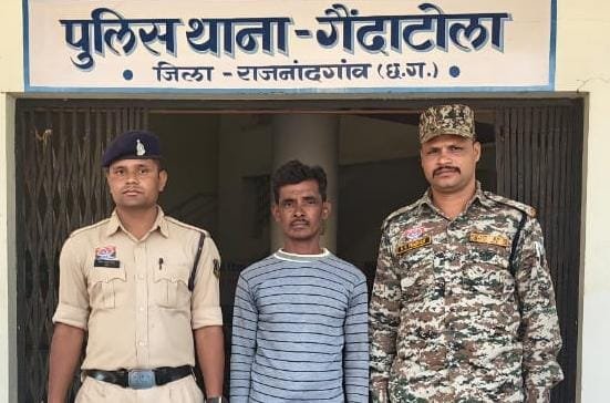 गैंदाटोला पुलिस द्वारा उत्पात मचाने वाले व्यक्ति की गिरफ्तारी की कार्रवाई।