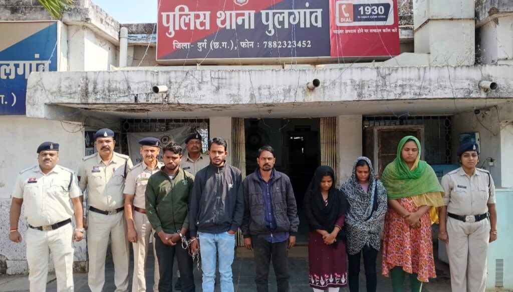 दुर्ग पुलिस द्वारा ईसाफ स्मॉल फाइनेंस बैंक में 85 लाख रुपए के गबन का खुलासा, छह आरोपी गिरफ्तार।