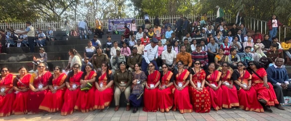 शहीद पार्क भिलाई में सड़क सुरक्षा थीम पर रंगोली और पेंटिंग प्रतियोगिता