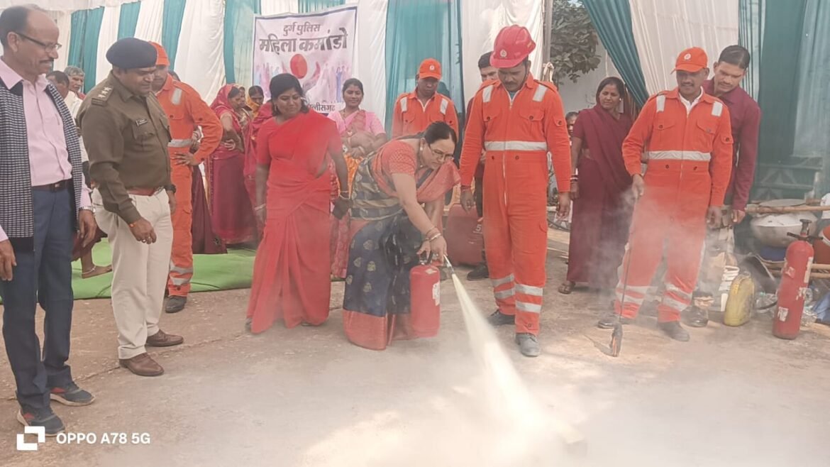 दारगांव धमधा में SDRF द्वारा बाढ़ और सिविल डिफेन्स मॉक ड्रिल का प्रदर्शन