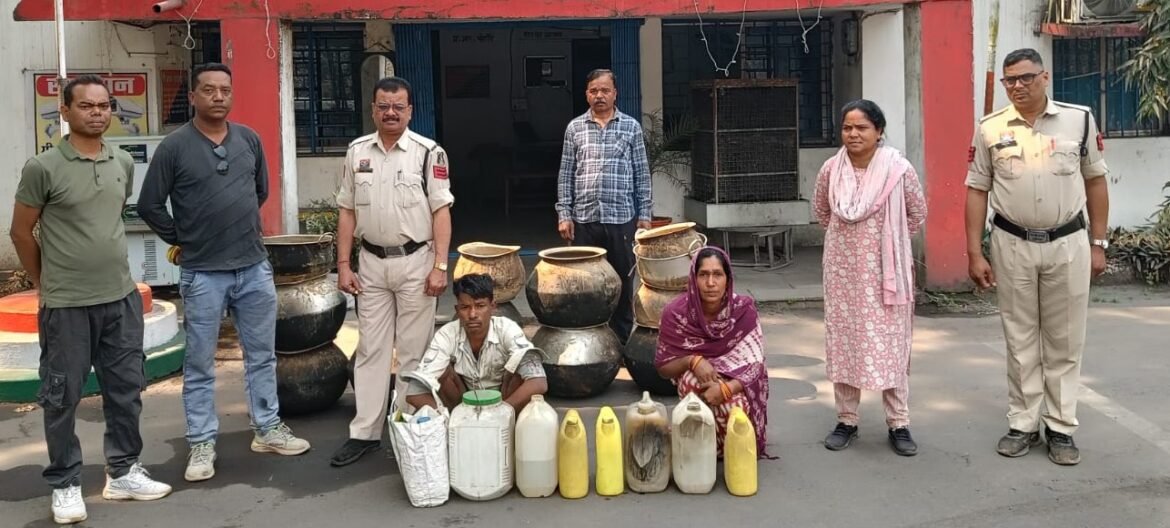 रायगढ़ जिले में ऑपरेशन आघात के तहत पुलिस ने अवैध महुआ शराब जब्त की