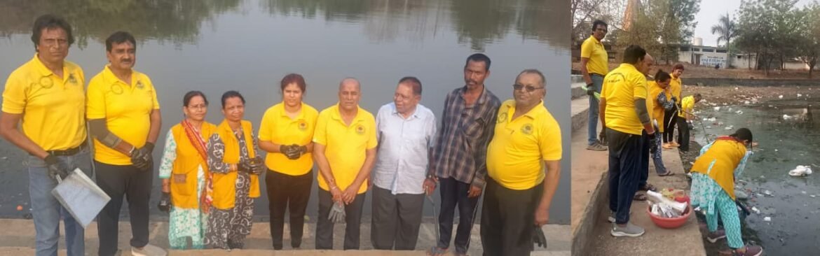 भिलाई के हुडको तालाब में स्वच्छ धरा समिति द्वारा सफाई अभियान