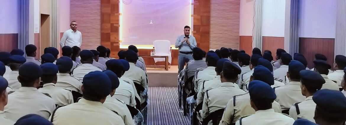 दुर्ग रक्षित केंद्र के दधीचि प्रशिक्षण हॉल में ई-साक्ष्य और ई-समंस पर आयोजित पुलिस प्रशिक्षण कार्यक्रम।