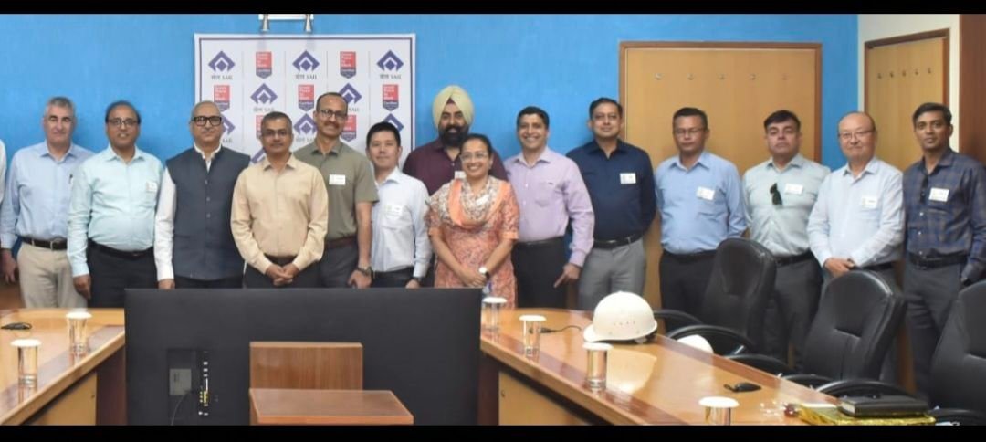 भिलाई नगर थाना में NDC अध्ययन दल द्वारा दुर्ग पुलिस की कार्यप्रणाली का निरीक्षण