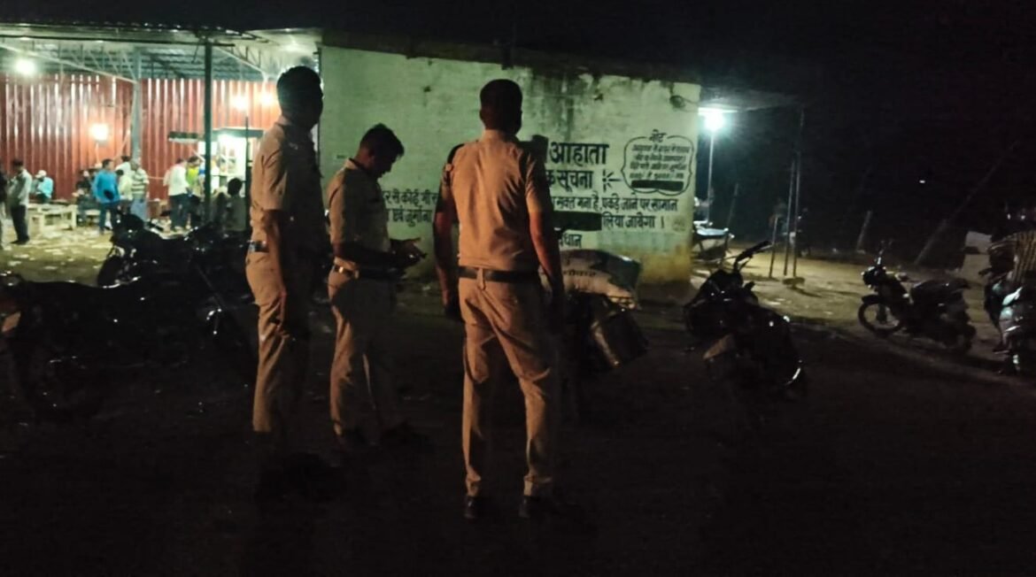 दुर्ग पुलिस द्वारा ड्रिंक एंड ड्राइव चेकिंग करते हुए