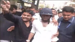 बंगाल में TMC सांसद अभिषेक बनर्जी से मारपीट, कपड़े फाड़े, चोर-चोर के नारे लगाए