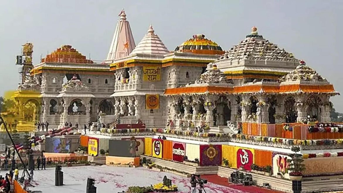 अयोध्या राम मंदिर में चढ़ावे के 7 करोड़ चोरी, मंदिर के कर्मचारी के घर से मिले 10 लाख, गोबर में छिपाकर रखे थे पैसे