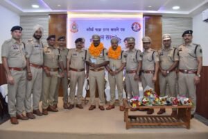 शौर्य चक्र से सम्मानित निरीक्षक लक्ष्मण और रामेश्वर का दुर्ग पुलिस ने किया सम्मान