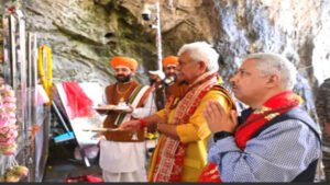 अमरनाथ यात्रा 2026: उपराज्यपाल मनोज सिन्हा ने की बाबा बर्फानी की पहली पूजा