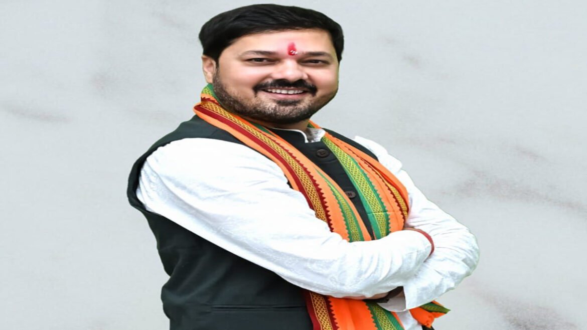 सोशल मीडिया में ट्रोलिंग के परेशान BJP विधायक पहुंचे हाईकोर्ट