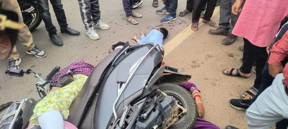 हाइवे पर ट्रैक्टर बना काल, उजड़ी दो परिवारों की खुशियां, दो सगी बहनें, उनकी दो बेटियों की मौत
