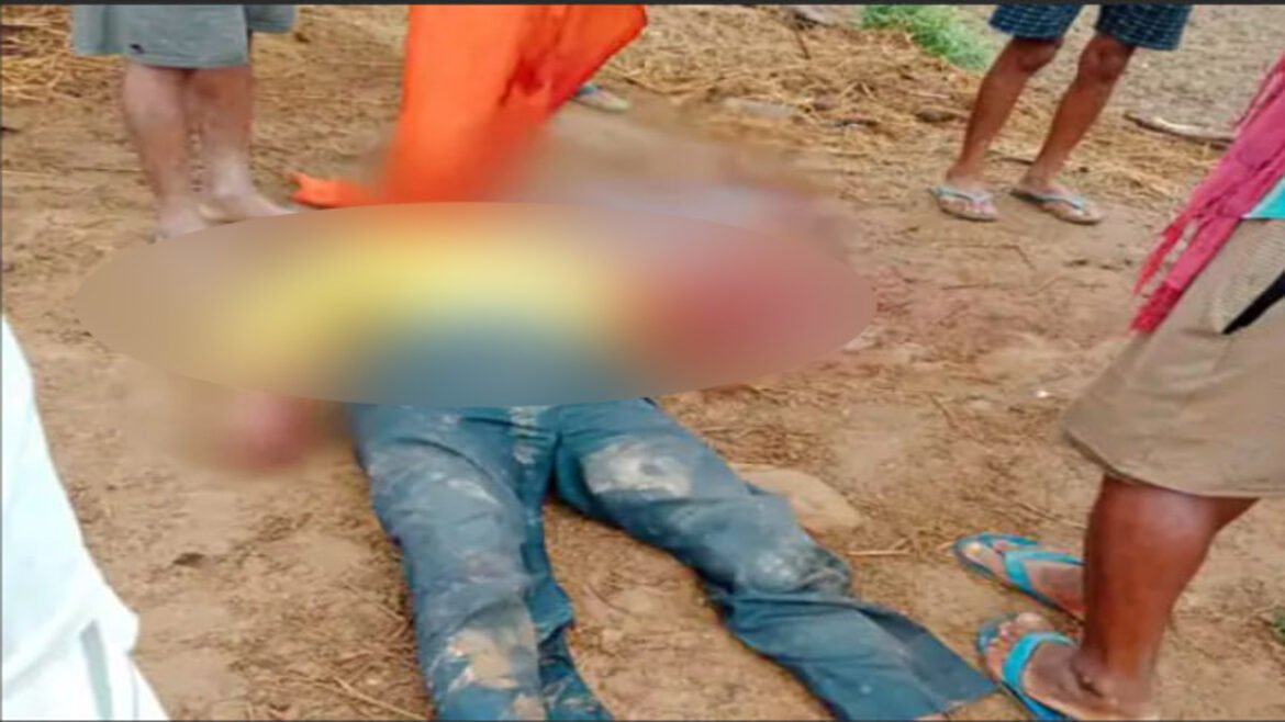 जमीन विवाद में टीचर की हत्या, दो चचेरे भाईयों ने स्कूल जाते वक्त गला रेता