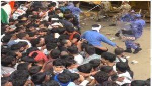 दिल्ली में कॉकरोज जनता पार्टी के संसद मार्च के दौरान जमकर बवाल, पुलिस ने किया लाठीचार्ज