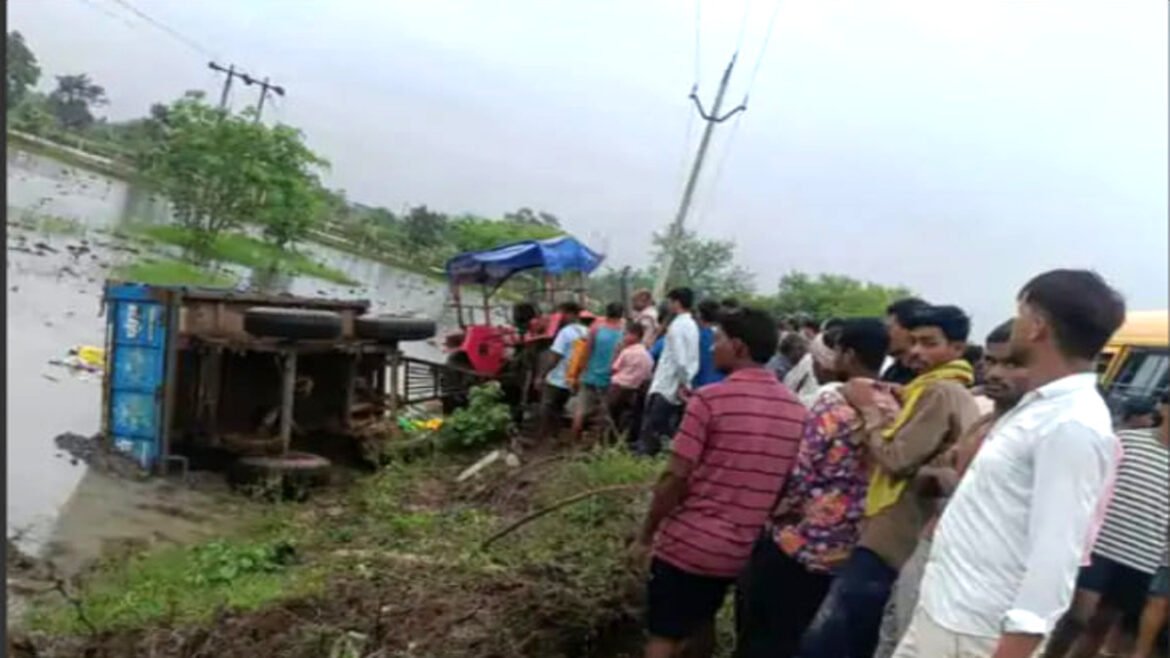 बिलासपुर में मजदूरों से भरी ट्रैक्टर-ट्रॉली पलटी, 2 महिलाओं की मौत, 6 घायल