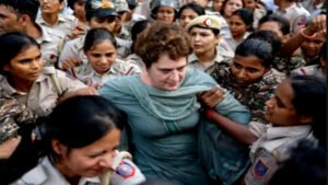 PM आवास के पास कांग्रेस का धरना, राहुल गांधी-प्रियंका समेत कई नेता हिरासत में
