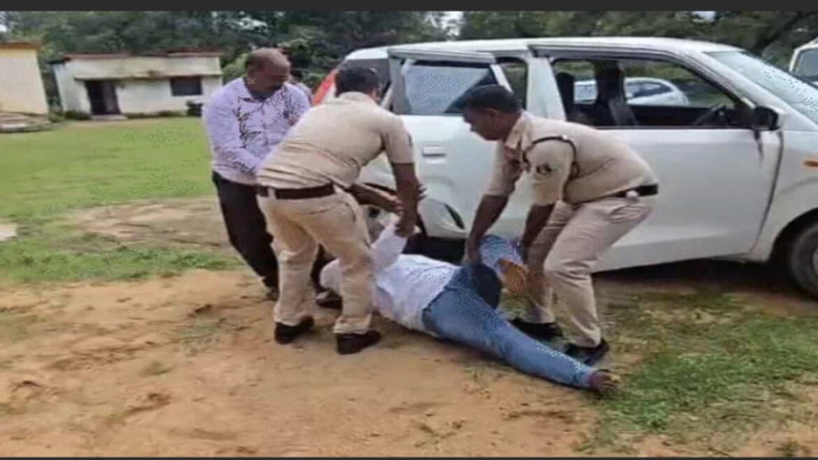 पूर्व भाजयुमो अध्यक्ष रवि भगत को घसीटते हुए थाने लेकर गई पुलिस, फिर...