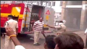  रायपुर के मेकाहारा के इमजेंसी वार्ड में लगी भयंकर आग, मचा हड़कंच