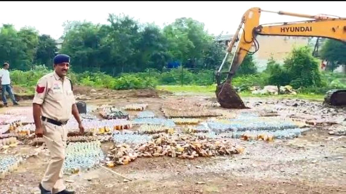 दुर्ग में 45 लाख की जब्त अवैध शराब नष्ट, 5,480 बल्क लीटर मदिरा का निस्तारण