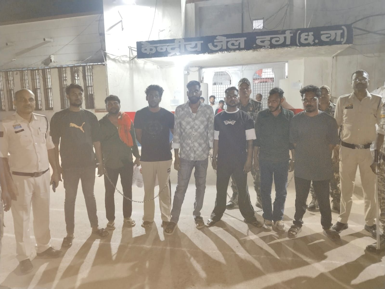 वैशाली नगर पुलिस की कार्रवाई में तलवार के साथ गिरफ्तार आरोपी