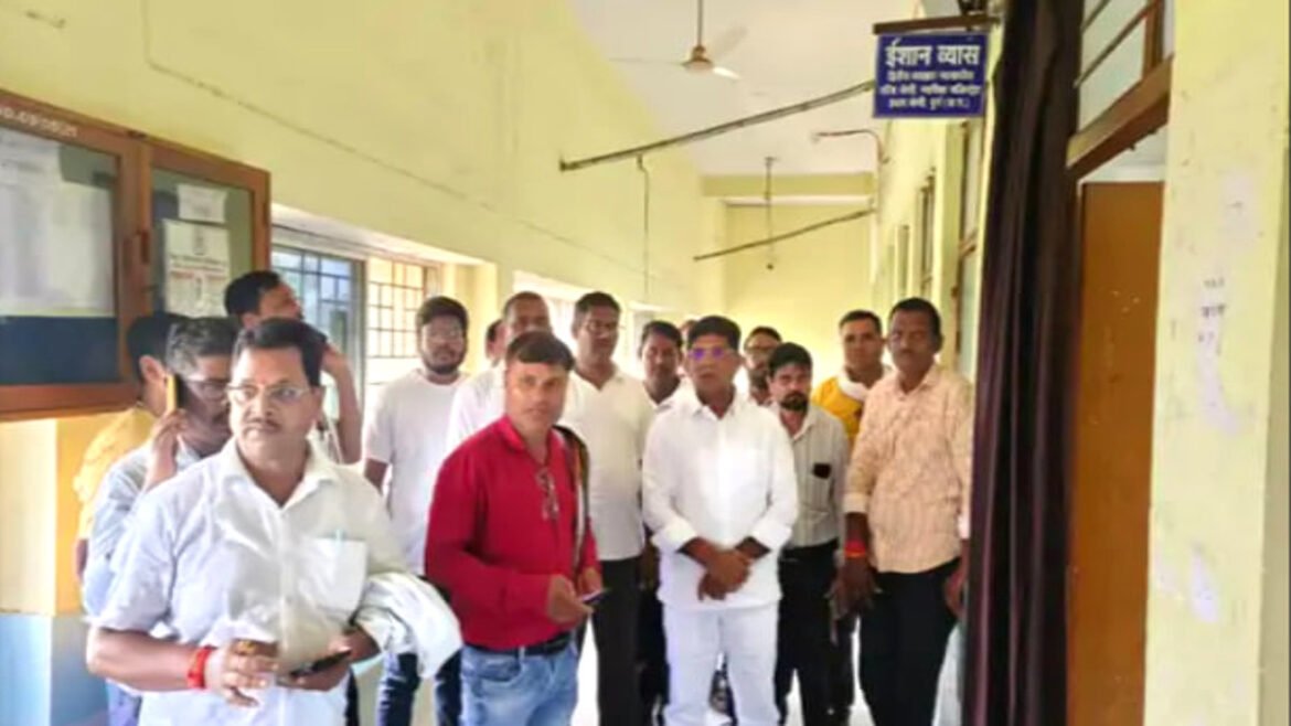 दुर्ग: पुतला दहन मामले में कांग्रेस जिलाध्यक्ष समेत 9 नेताओं की पेशी, झुलसा था पुलिसकर्मी 