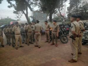 दुर्ग पुलिस का बड़ा चेकिंग अभियान, 185 जवानों ने गुंडा-बदमाशों और संदिग्धों के ठिकाने खंगाले